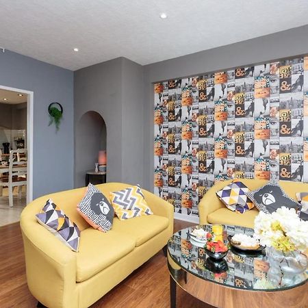 Gorgeous 3-Bed Flat, 15 Minutes To City Centre 爱丁堡 外观 照片