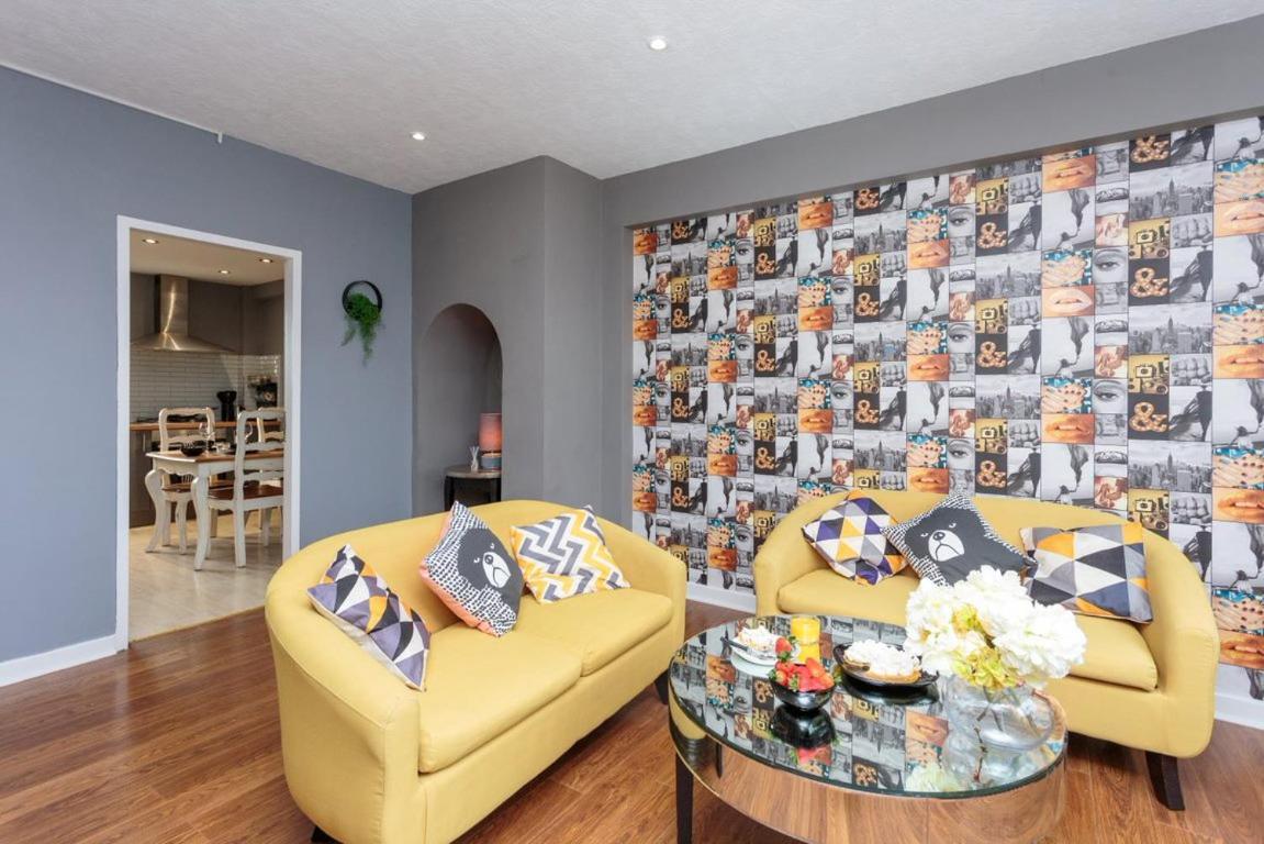 Gorgeous 3-Bed Flat, 15 Minutes To City Centre 爱丁堡 外观 照片