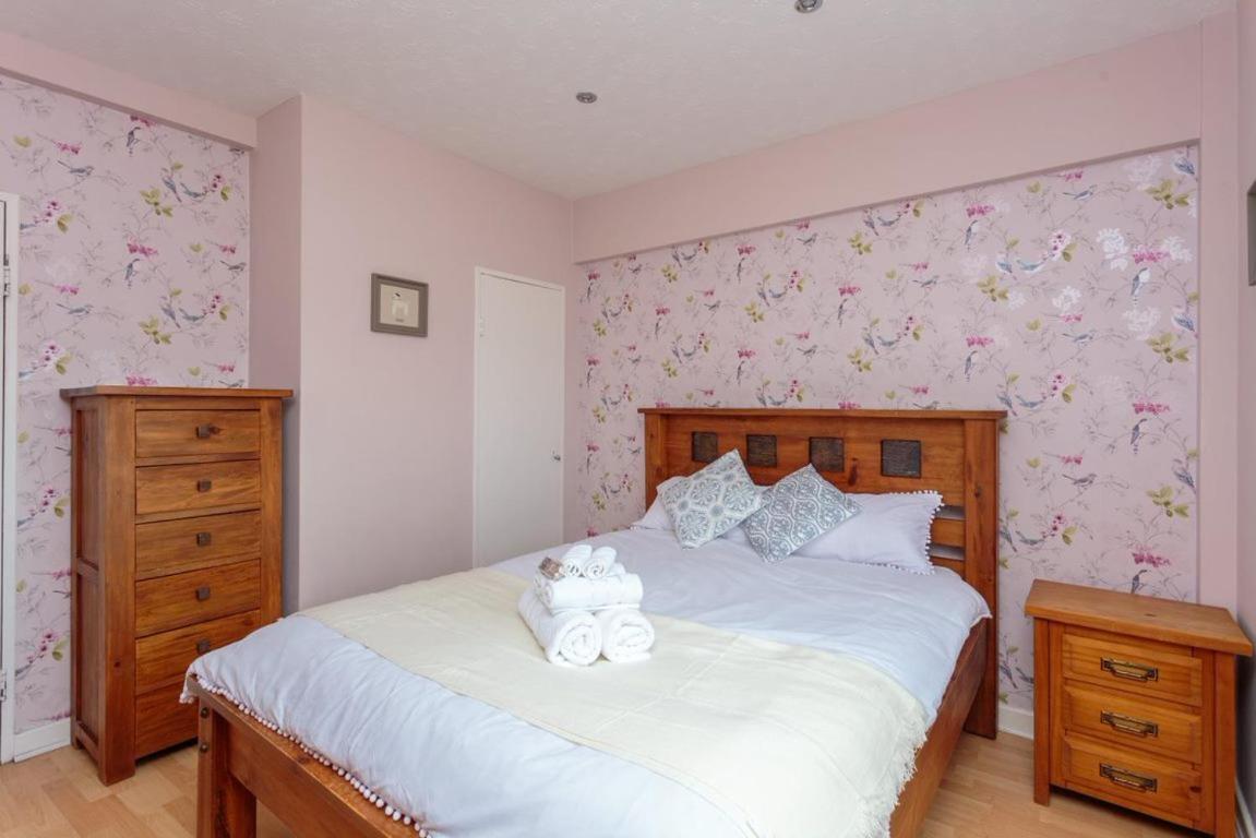 Gorgeous 3-Bed Flat, 15 Minutes To City Centre 爱丁堡 外观 照片
