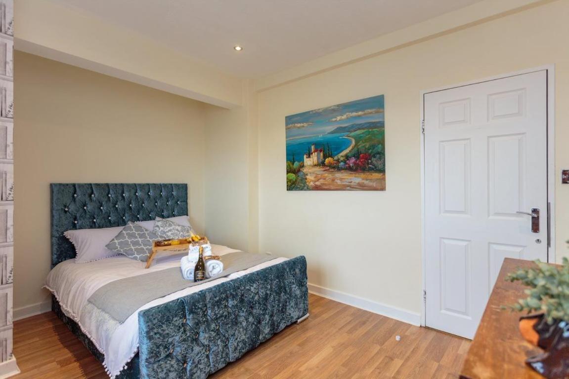 Gorgeous 3-Bed Flat, 15 Minutes To City Centre 爱丁堡 外观 照片